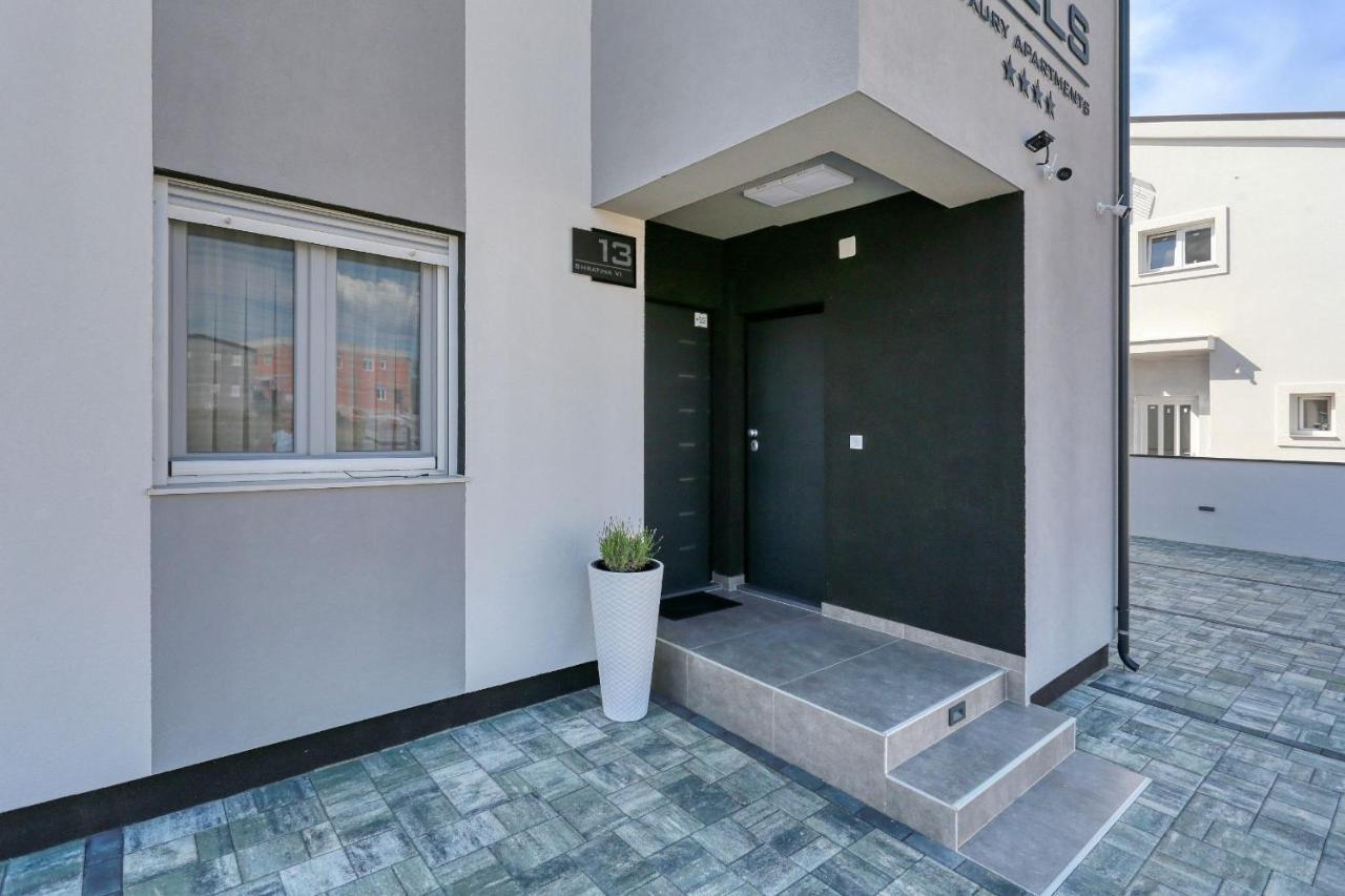 Luxury Apartments Hills 维尔 外观 照片