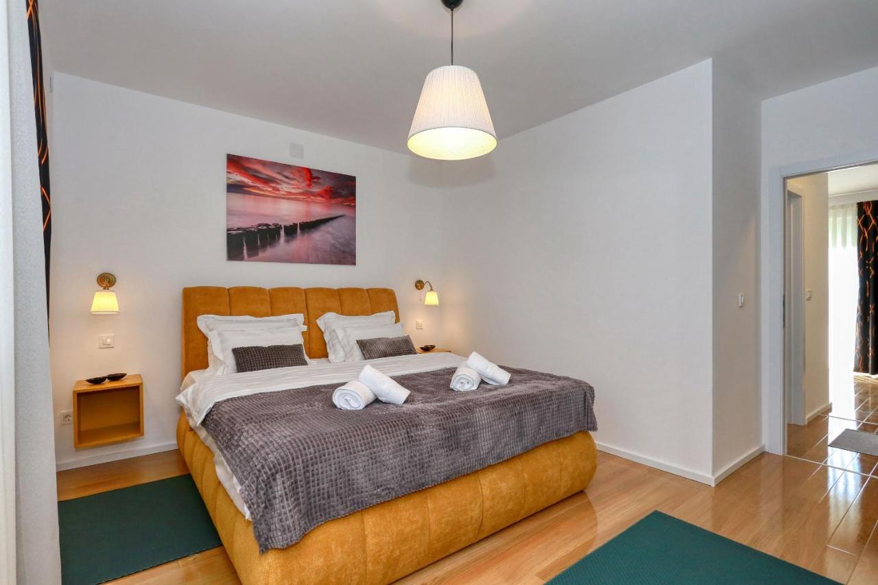 Luxury Apartments Hills 维尔 外观 照片