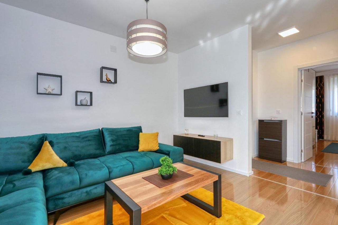 Luxury Apartments Hills 维尔 外观 照片